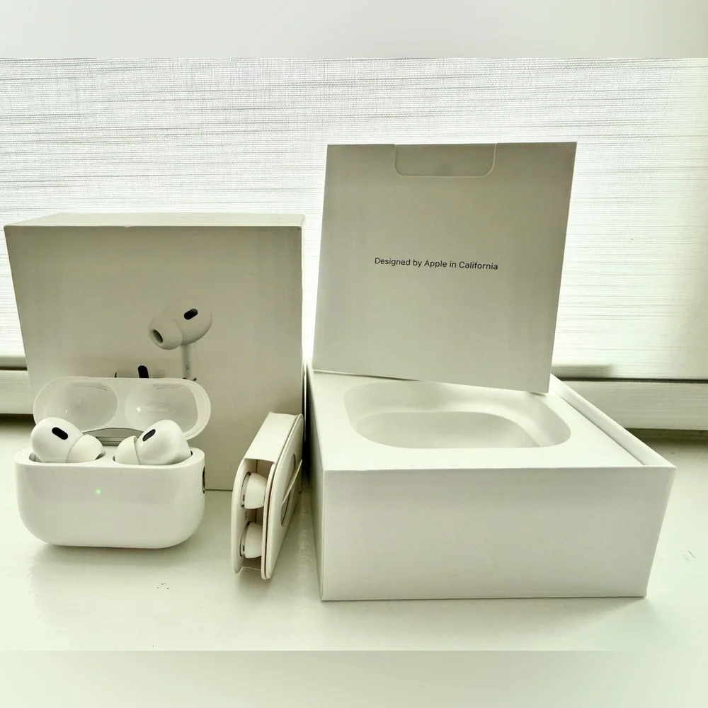Apple AirPods Pro 2 with Charging Case - Picture 1 of 4